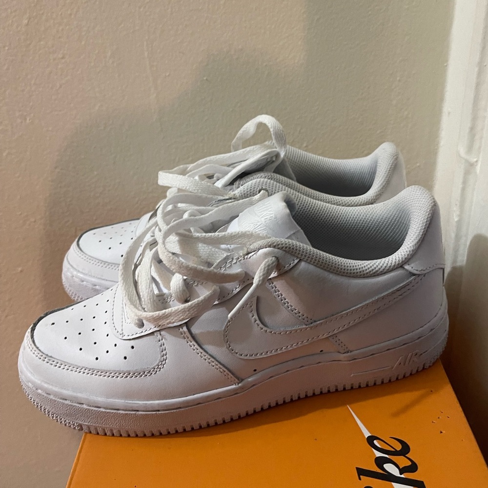 nike air force.. only worn twice